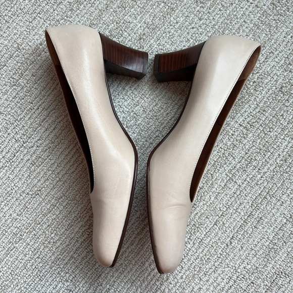 Coach Bone Color Pump Heel - Picture 9 of 9